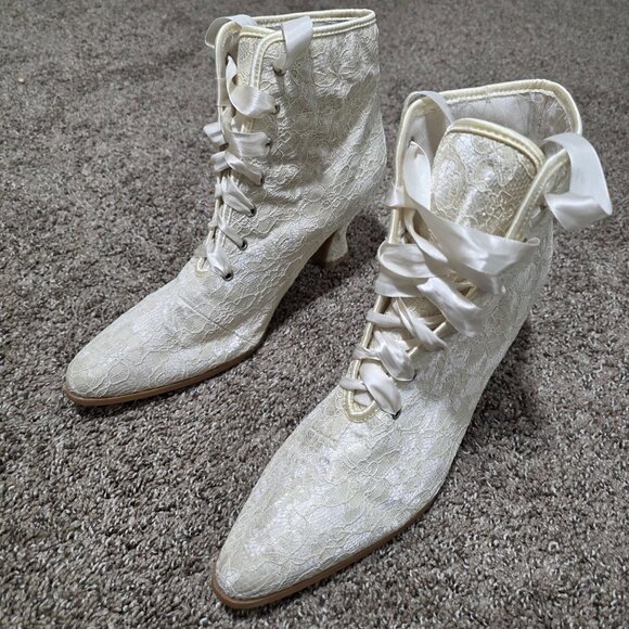 Vintage Victorian Lace Bridal Boots Ankle High Heel Ribbon Lace-Up (Size Unknown - Picture 1 of 16